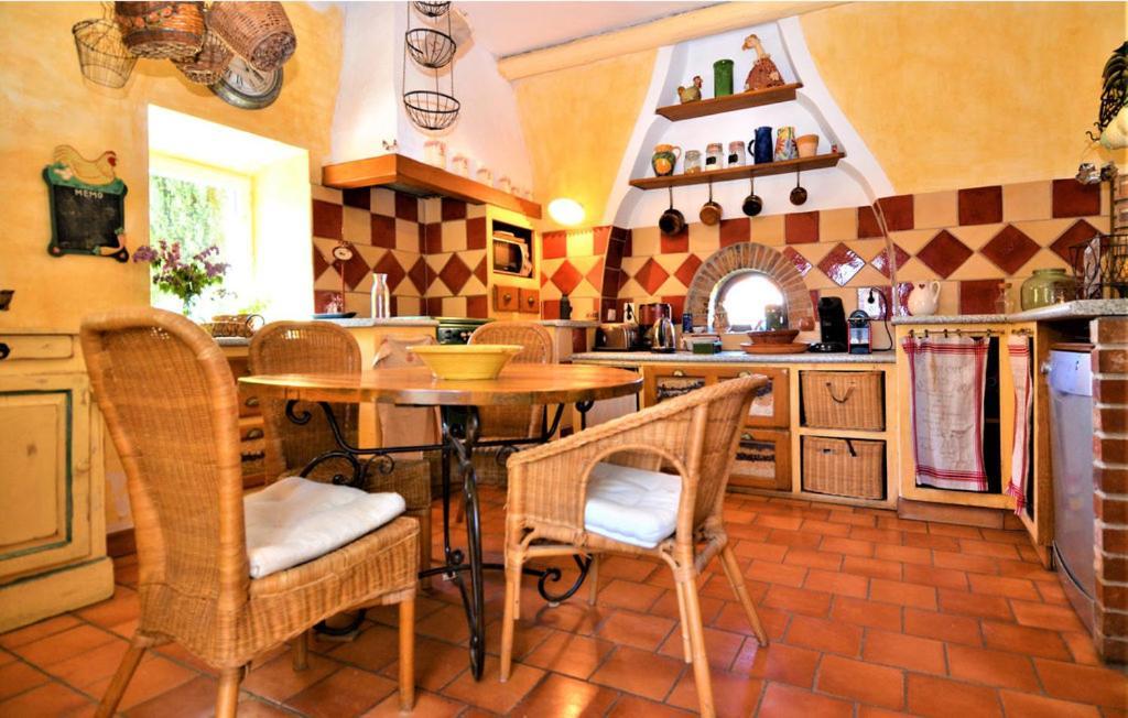 Вилла Mas Des Magnarelles / Uzes / Cevennes Mejannes-les-Ales Экстерьер фото